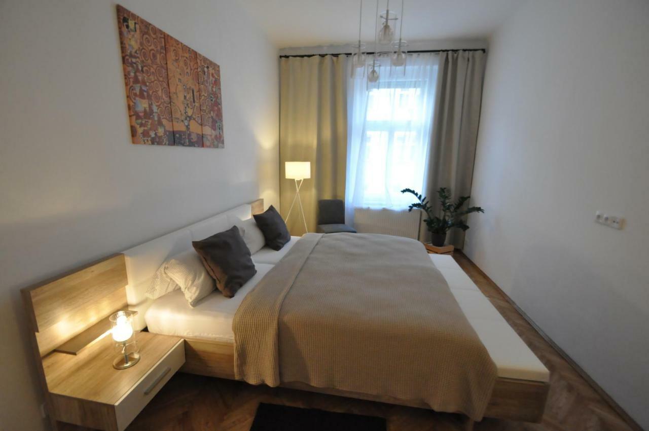 Jirina Appartments プラハ エクステリア 写真