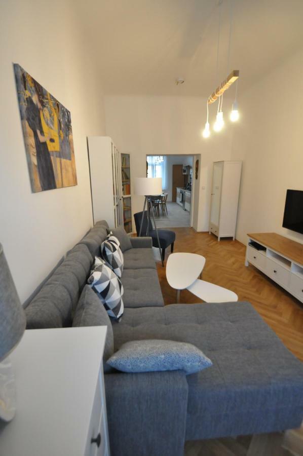 Jirina Appartments プラハ エクステリア 写真