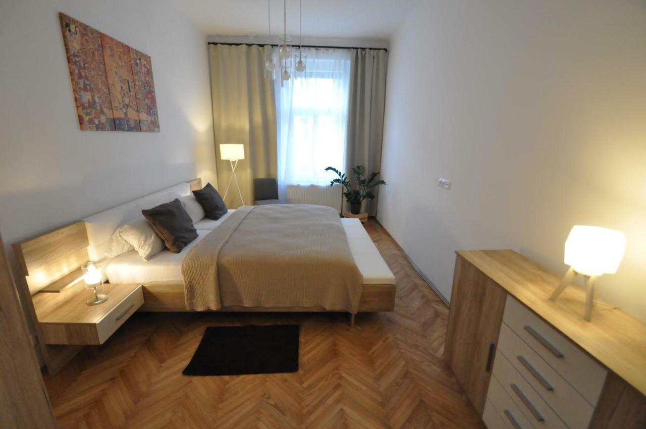 Jirina Appartments プラハ エクステリア 写真