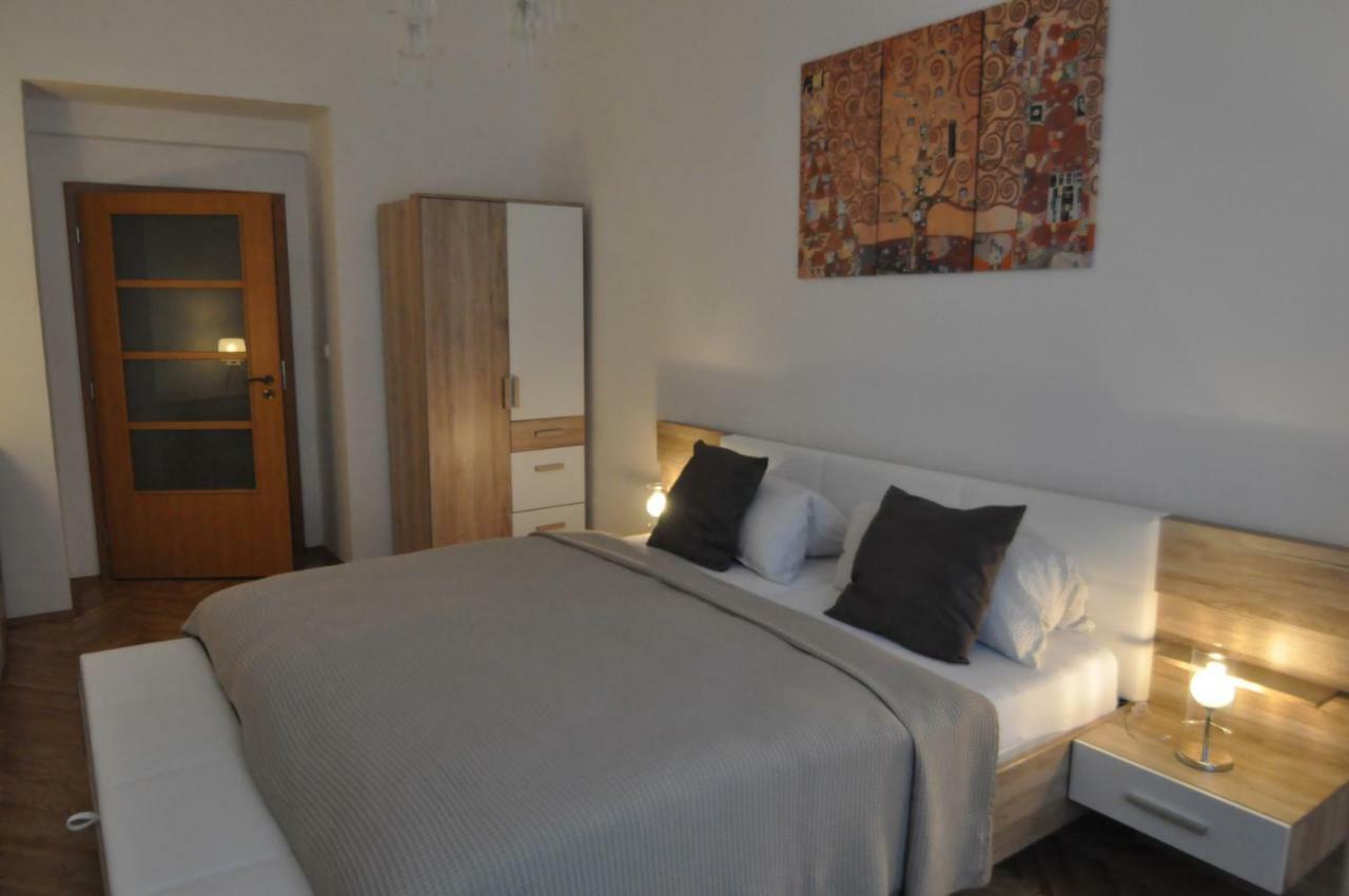 Jirina Appartments プラハ エクステリア 写真